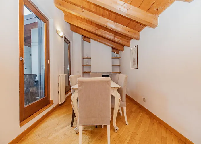 Appartamento Mansarda In Piazza Duomo *