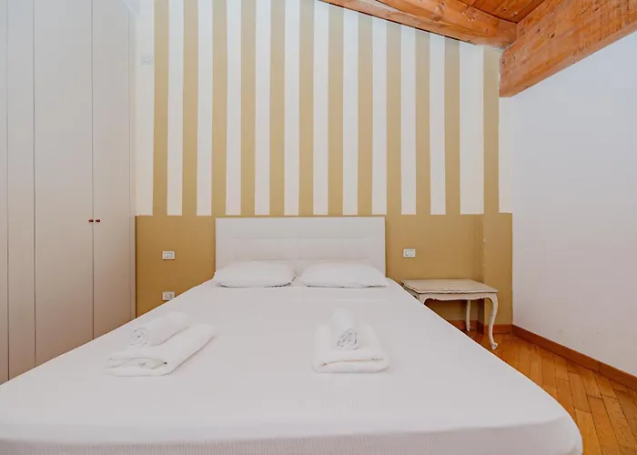 Apartment Mansarda In Piazza Duomo *